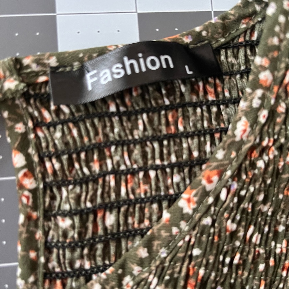 Fashion Brand Smocked Long Sleeve Floral Blouse Large - Picture 9 of 10